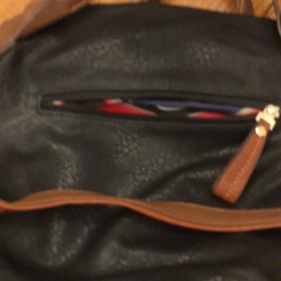 Crossbody Double Strap Leather Handbag - Picture 4 of 4